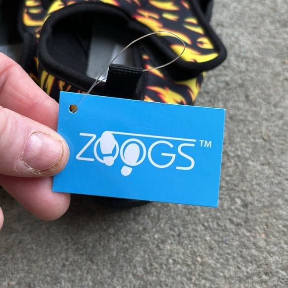 NWT Zoogs Black Water Beach Shoes Velcro Close Flame Design open Heel Boys 3 - Picture 7 of 12